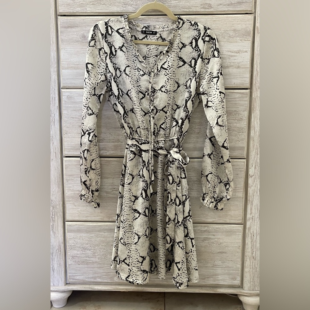 SHEIN | Women’s Snakeskin Print Belted Keyhole Neck Knot Dress Size Small